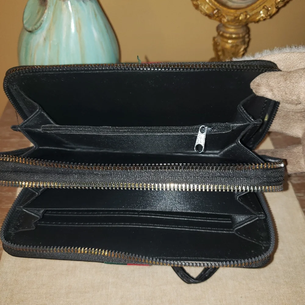 Black Wristlet w/ Gold & Faux Pearl Crystal Bee Red and Green Stripe Ribbon NWT!